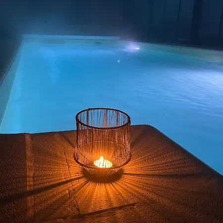Apartament Capsule - Piscine Privative, Sauna, Jacuzzi