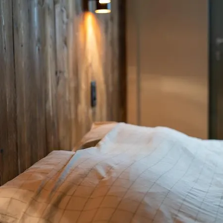Capsule - Piscine Privative, Sauna, Jacuzzi Apartament *
