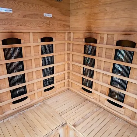 Capsule - Piscine Privative, Sauna, Jacuzzi Apartament