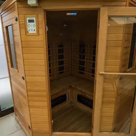 Capsule - Piscine Privative, Sauna, Jacuzzi